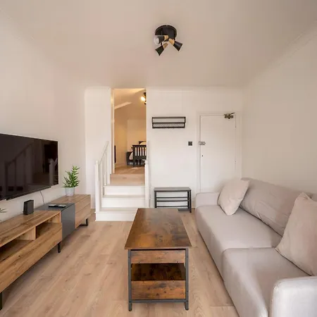 Pass The Keys Stylish Croydon Apartment - Central London Links